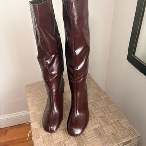 Elegant Burgundy Women's Boots